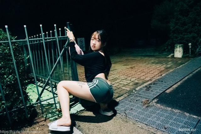  SonSon (손손) - Public Toilet - part 01